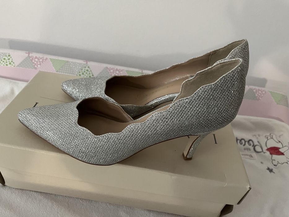 Pantofi eleganți de ocazie