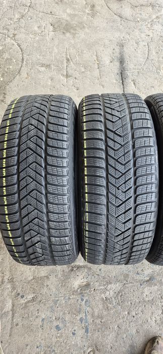 4 anvelope iarna Pirelli 255/45/19,dot 2021.Pretul este pe bucata.
