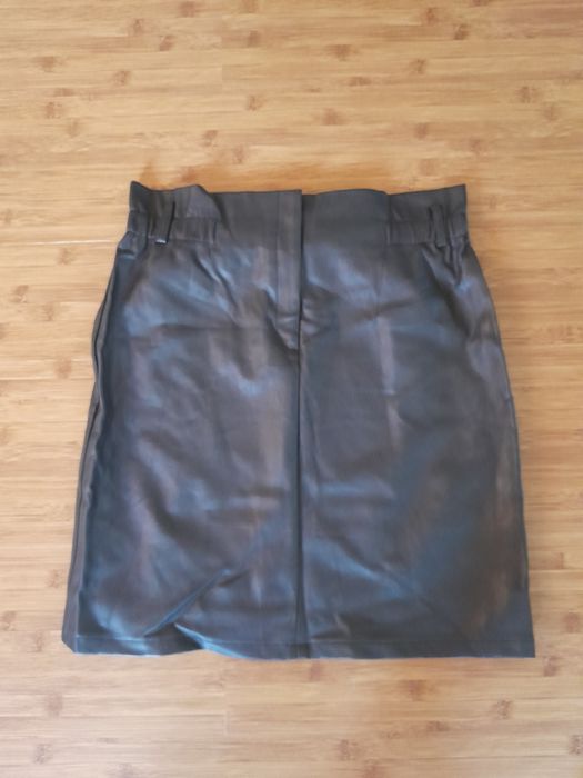 Fusta de  piele .