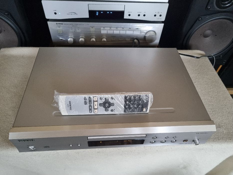 Cd Player Onkyo DX-7355. Telecomanda. Perfect functional. Impecabil.