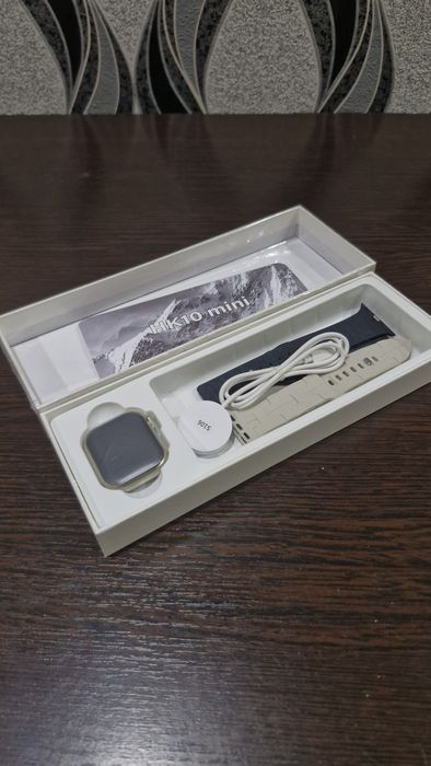 Продам смарт часы HK 10 mini