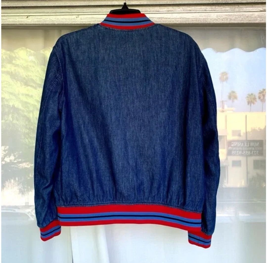 Яке тип bomber Levi's