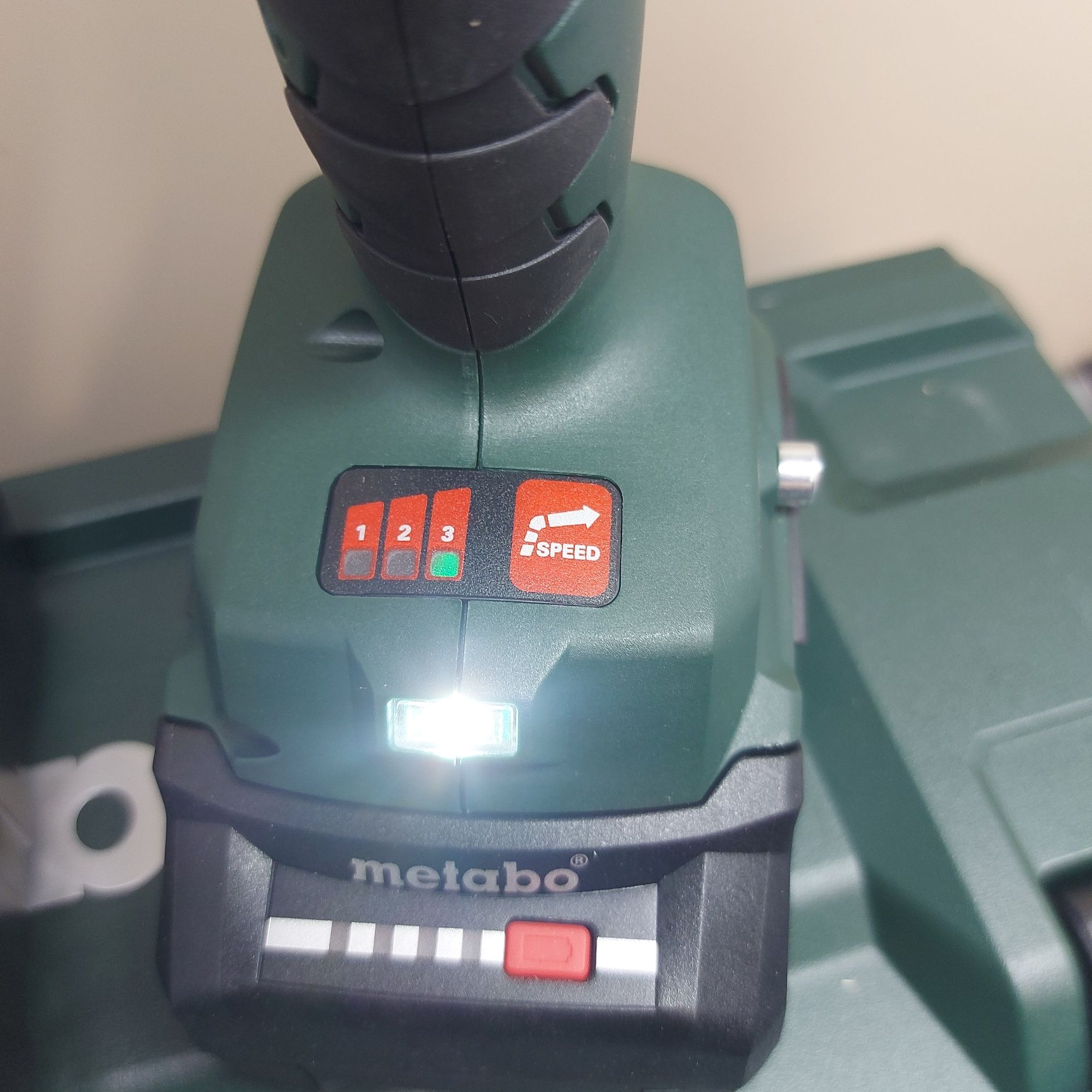 Мощен гайковерт Metabo SSW 18 LT 300 BL