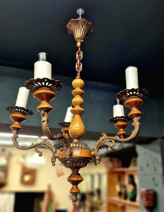 Люстры  эпохи СССР.