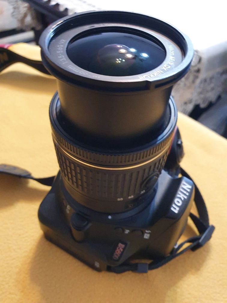 Nikon D5600 cu obiectiv 18-55 și accesorii, stare f buna 25877 cadre