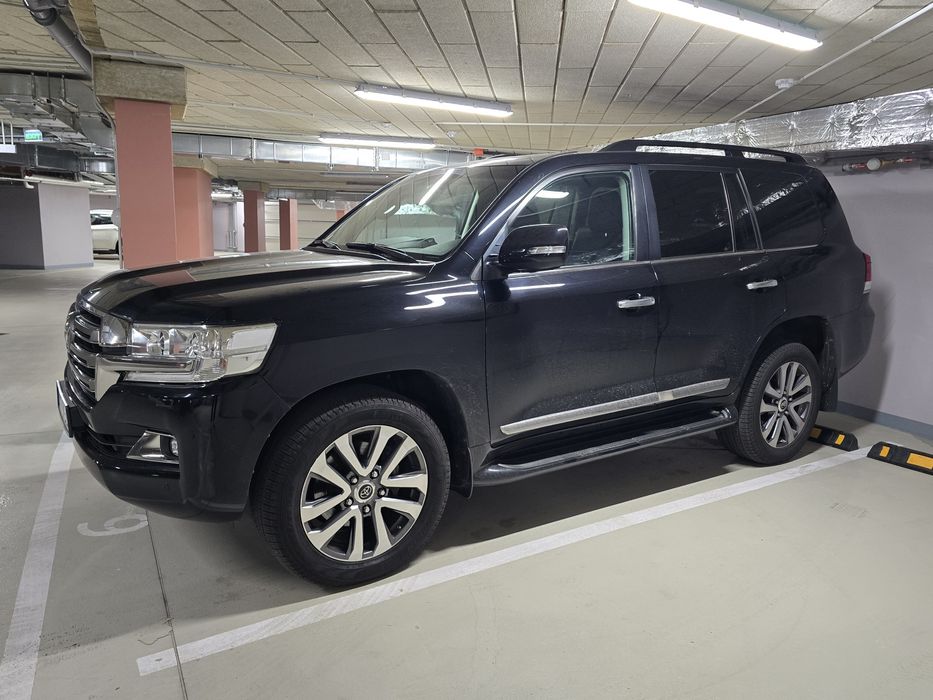 Toyota Land Cruiser V8