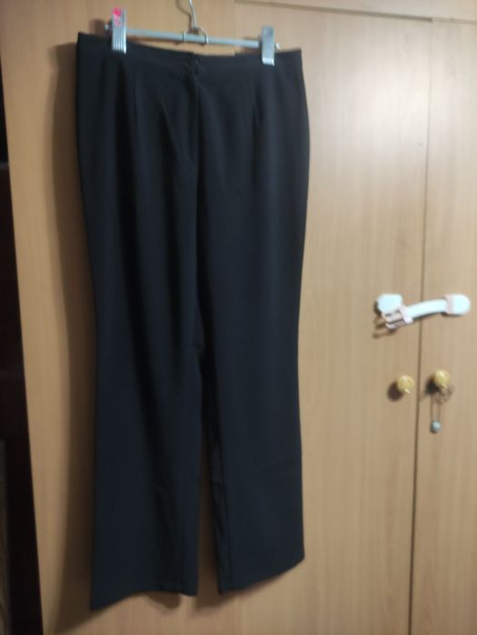 Продаются черные брюки