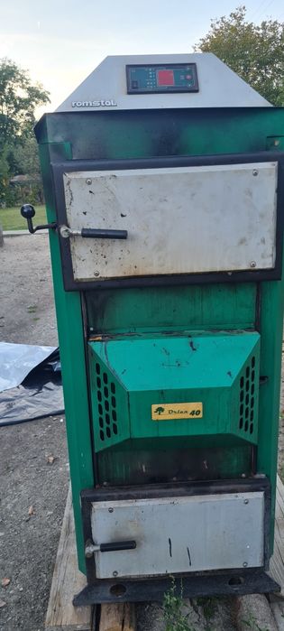 Vând centrala pe lemne