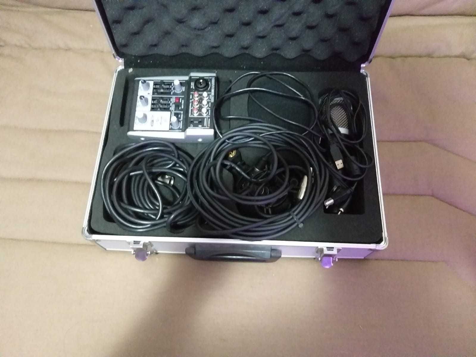 KIT Microfon Profesional Studio Behringer T-47 + Mixer (NOU)