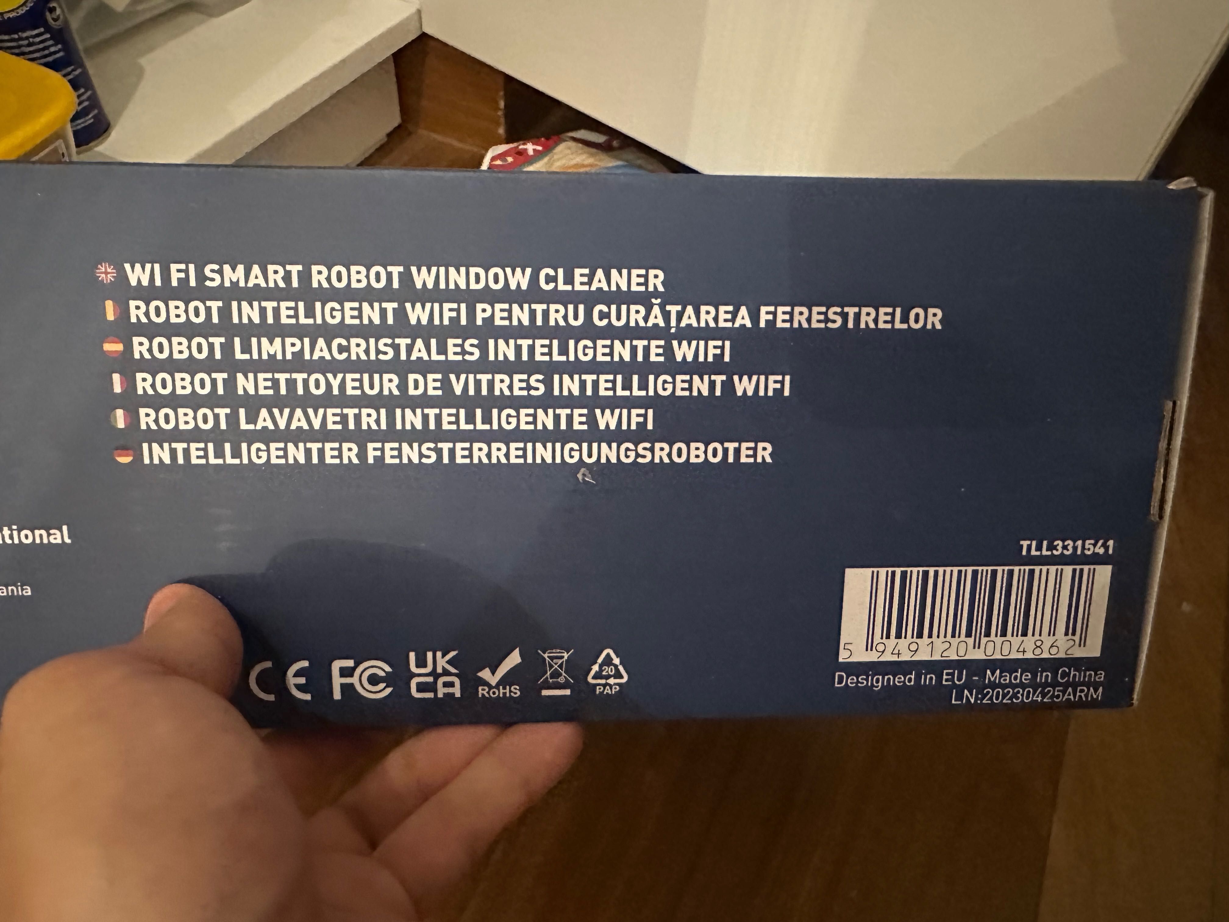 Robot curatare geamuri WiFi Tellur Smart, TLL331541, 72W,  WI-FI, Nou