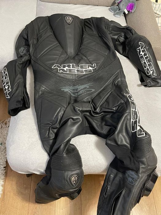 Costum moto vând sau schimb