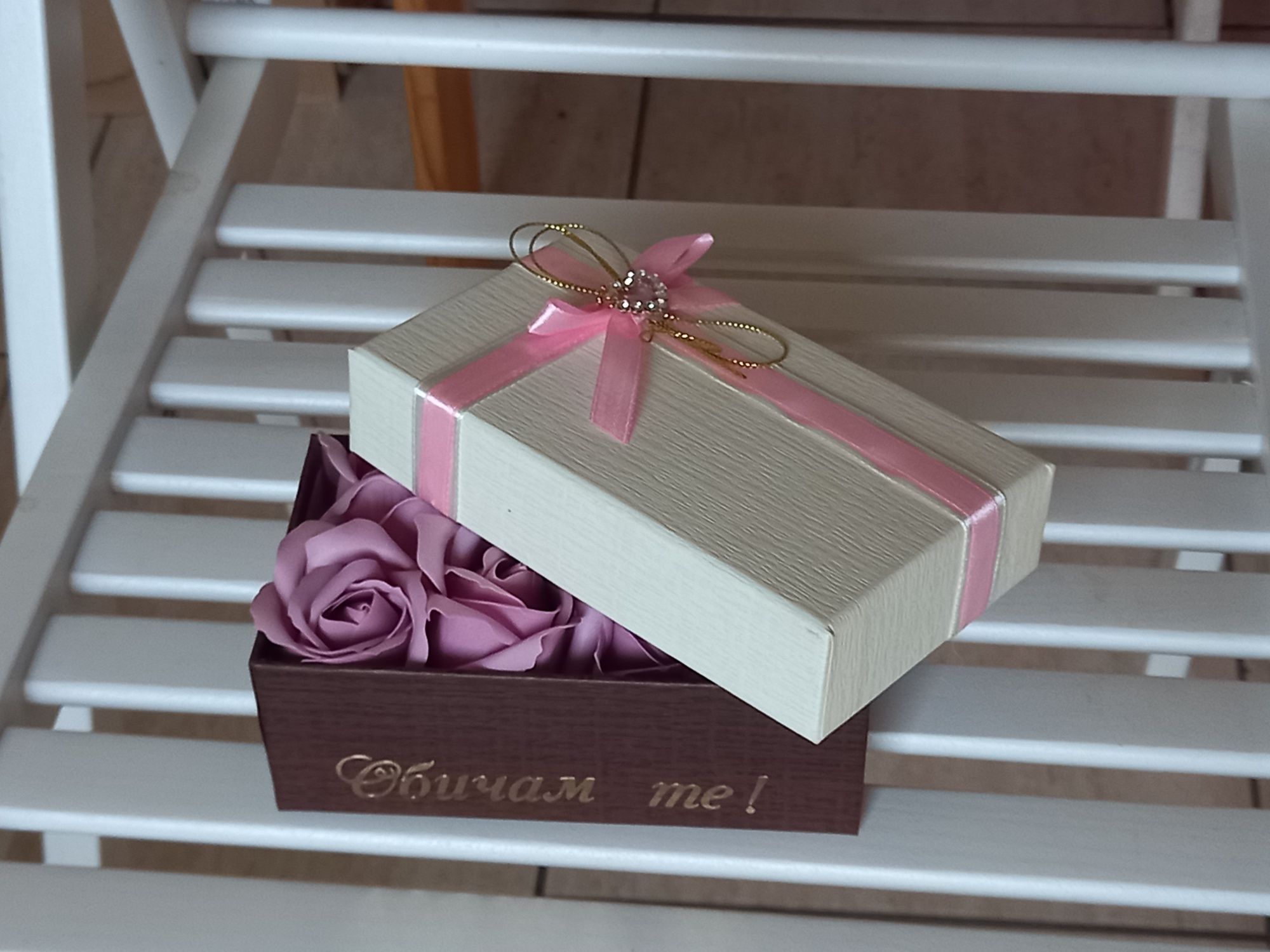 Подаръчета за гости, луксозни  кутии с персонално име