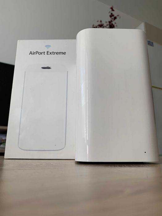 Apple AirPort Extreme Base Station (A1521)