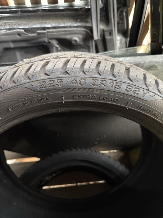 Vând două cauciucuri all season 225/40 r18 92y