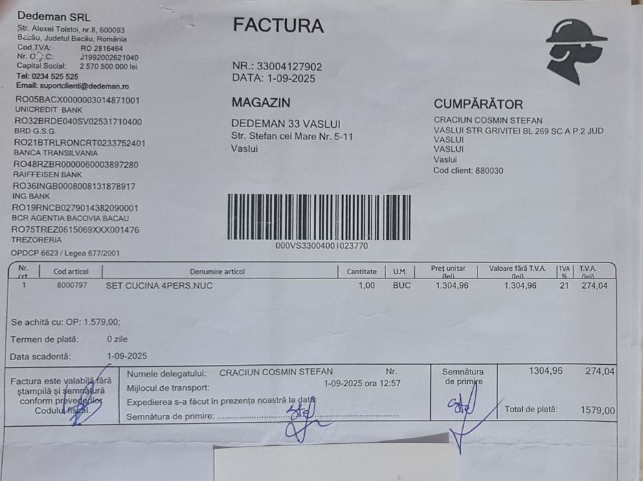 Vând masa plianta cu 4 scaune