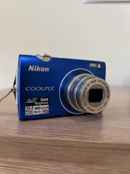 Фотоапарат Nikon 12,2Mp (+подаръци)