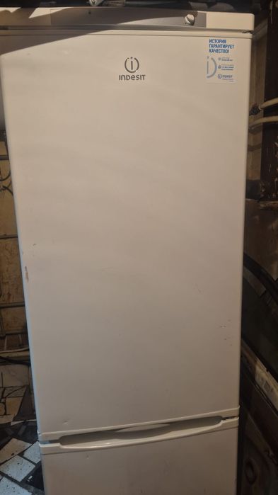 Продам холодильник индезит