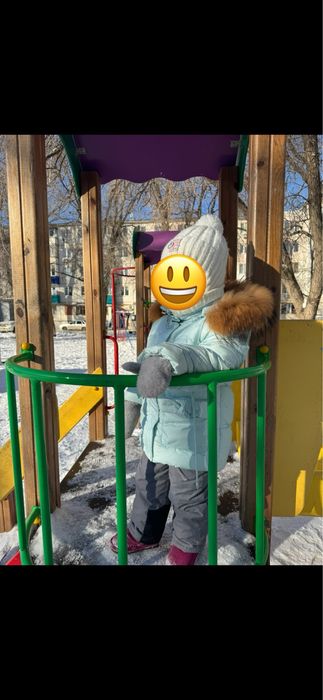 Продам детскую куртку пуховик со штанами