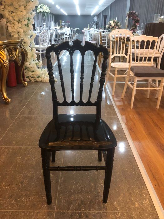 Scaune  chiavari 41 lei +TVA