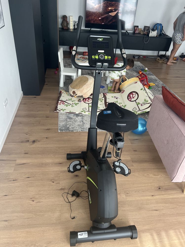 Bicicleta fitness magnetica DHS 2729, roata 6 kg, un sens de pedalare