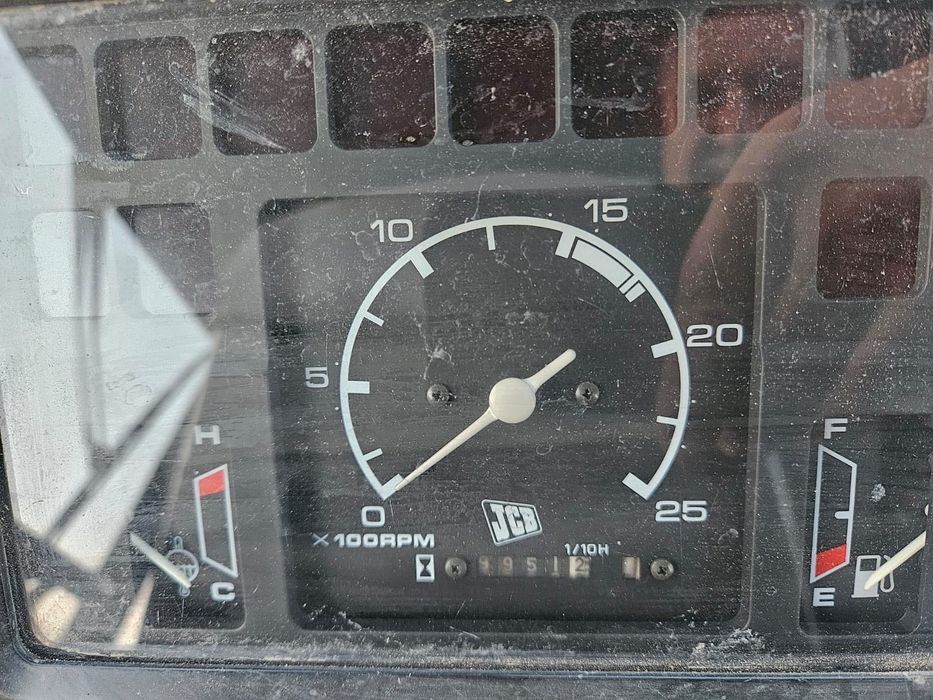 De vânzare – JCB 3CX- Loc.Battonya (Ungaria), la granița cu Arad.