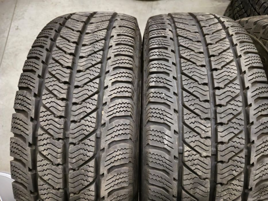 4 anvelope iarna Uniroyal 235 65 16C stare foarte buna