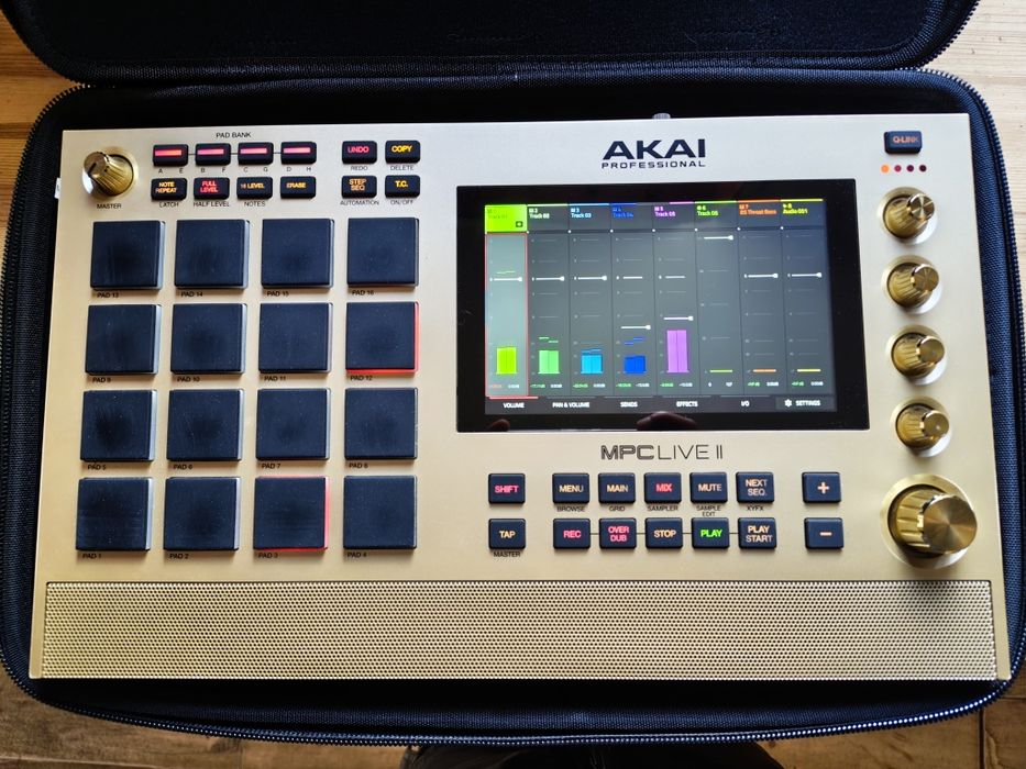 Akai MPC Live 2 Gold Edition
