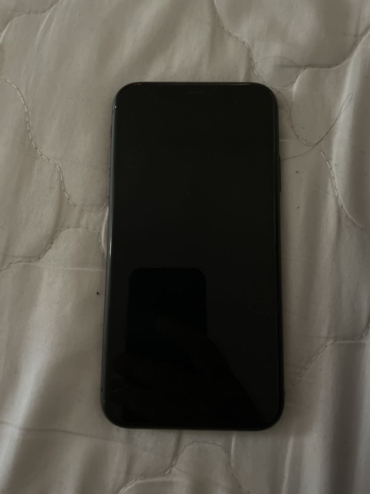 Трлефон Iphone 11 64 gb