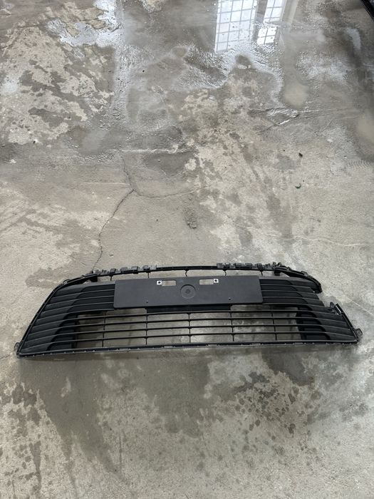 Новый Рещетка от Toyota corolla 2022