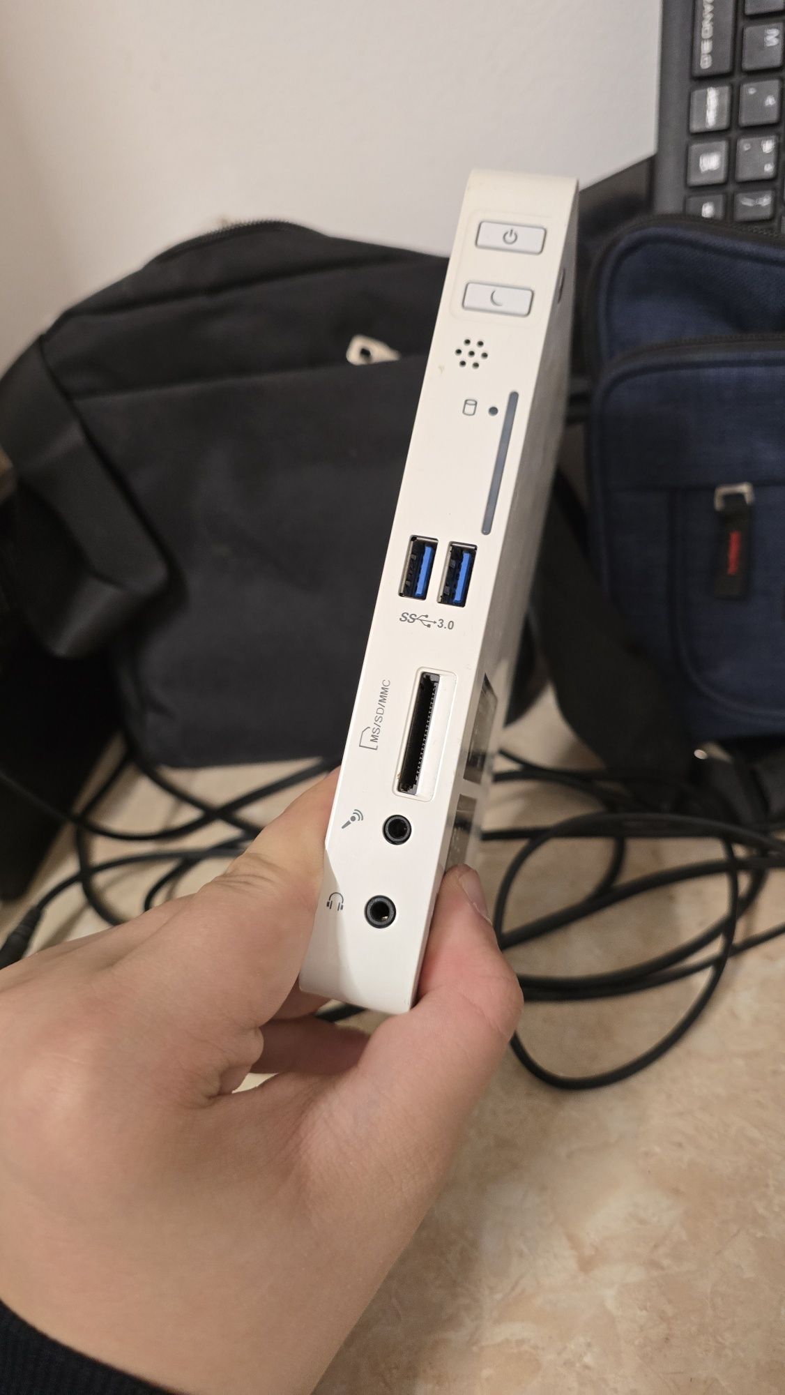 Vând mini pc foxxconn