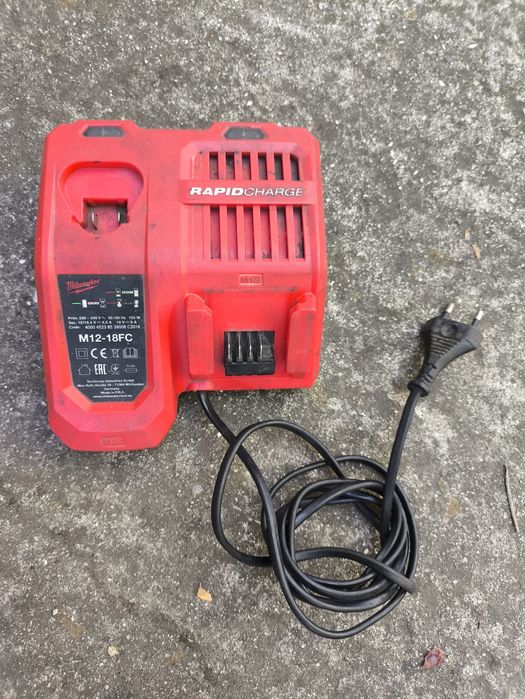 Бързо Зарядно Милуоки Milwaukee Rapid
