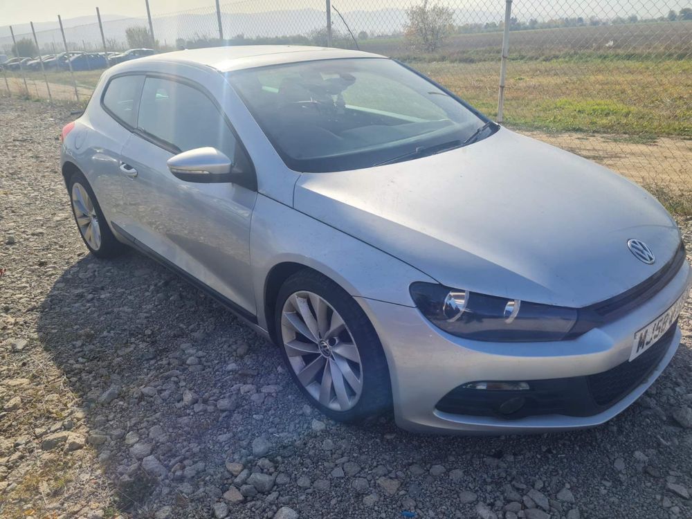 За Части Volkswagen Sirocco 2.0 tfsi auto 2011 г