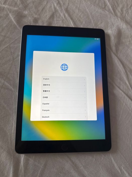IPad 5 (2017)-32 GB,WI FI,stare excelentă
