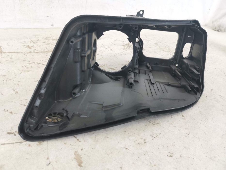 Ауди А8 / Audi A8 [ - ] Ляв xenon фар кутия в добро състояние