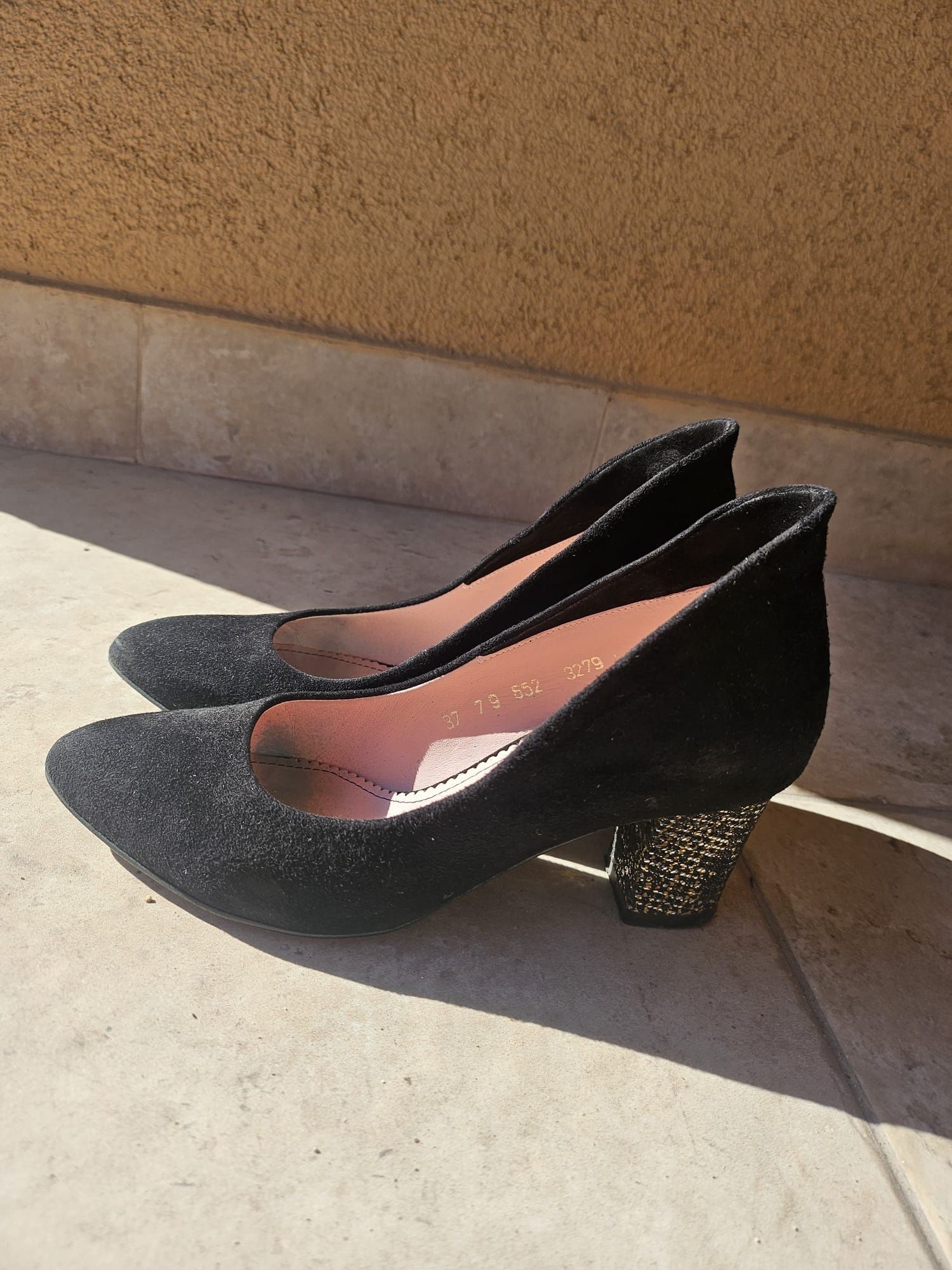 Vand pantofi eleganti GUBAN