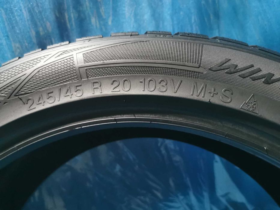 245 45 20 vredestein m+s 2 buc