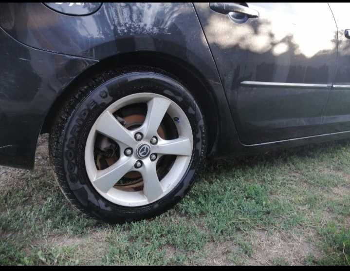 Vând Mazda 3 Hatchbeck