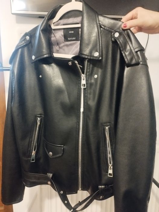 Geacă de piele originala.