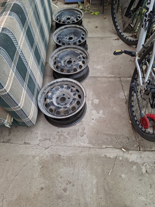 Диск R16 в хорошем состоянии