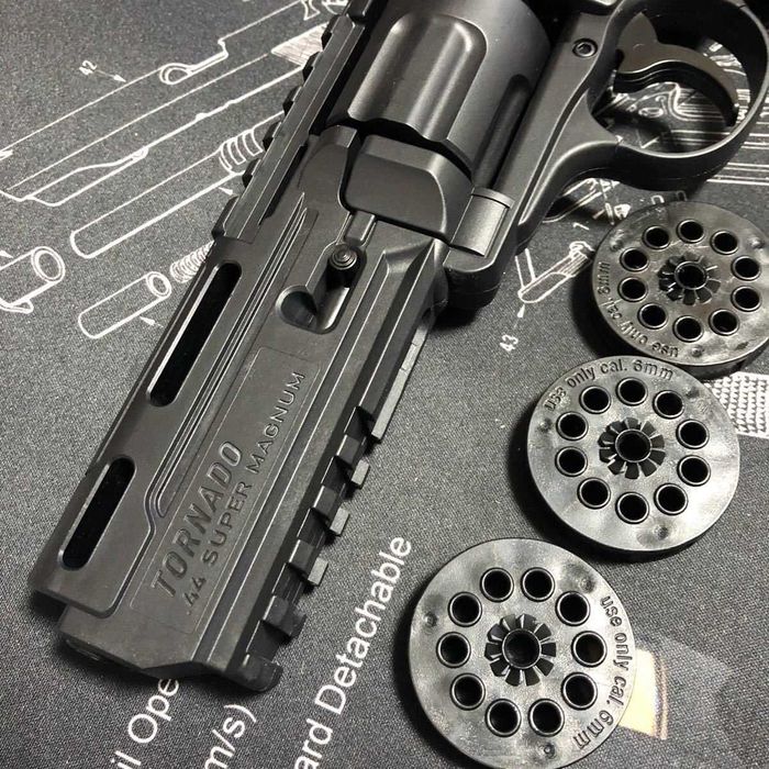 (PACHET COMPLET!!) Pistol Co2 Cu Bile De Cauciuc - 220M/s - Airsoft