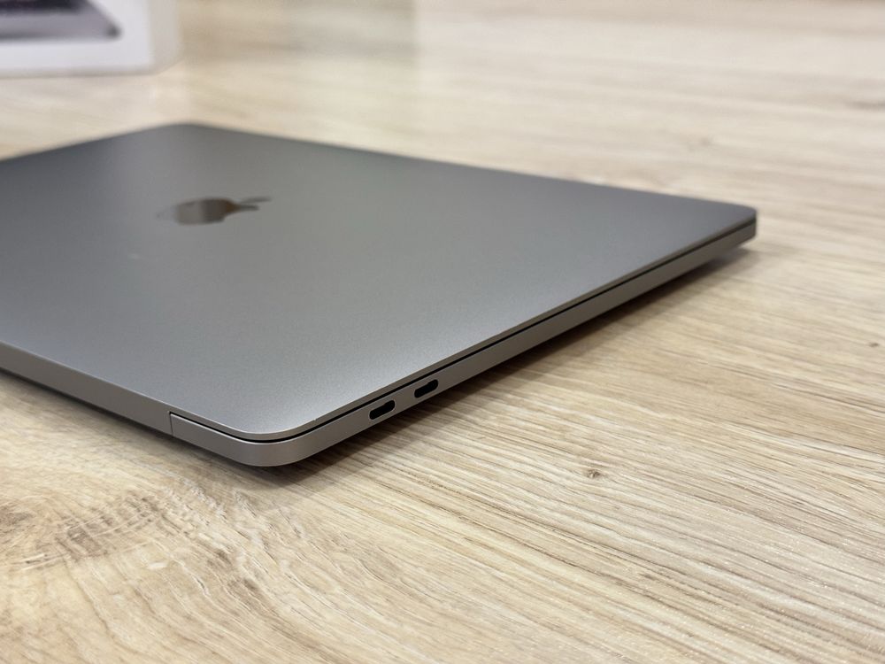 *99% Battery*Като Нов 13.3'Macbook Pro M1/8GB Ram/256GB SSD