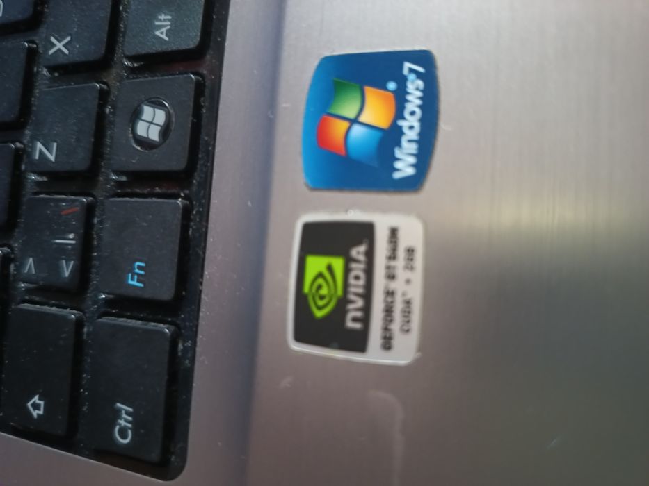 Laptop Asus i7 8gb ram windows 10 pro hdd500gb si placa invidia g forc