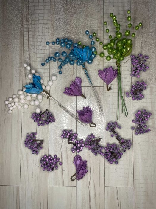 Набор ёлочных украшений. Шары, ветки, гирлянда. Более 50 позиций