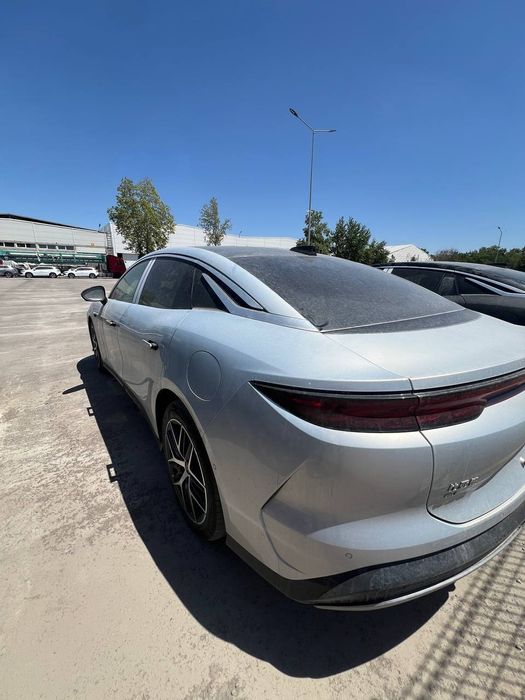 **BYD xan L dual motor 2025