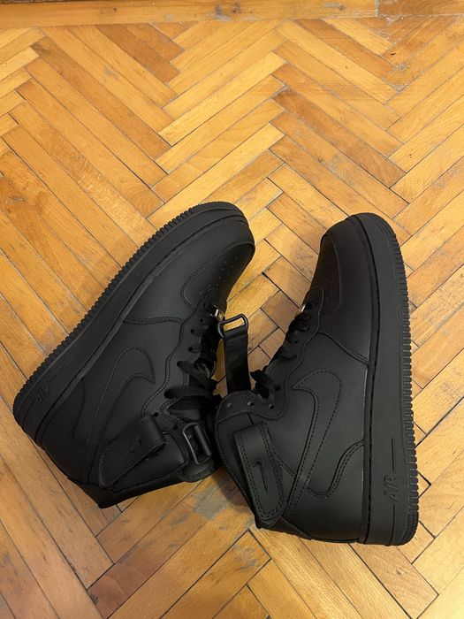 Air Force 1 Mid Triple Black
