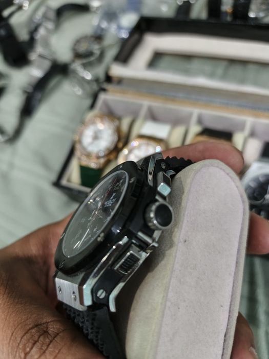 Soat Hublot batareyka korpus neyjavika rangi ocmidi