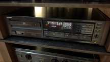 CD Player Sony CDP-557ESD