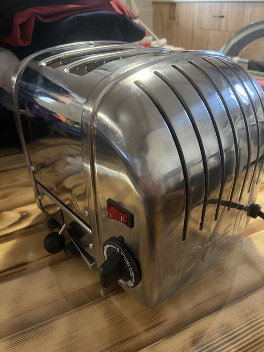 Чисто нова тостер машина Dualit