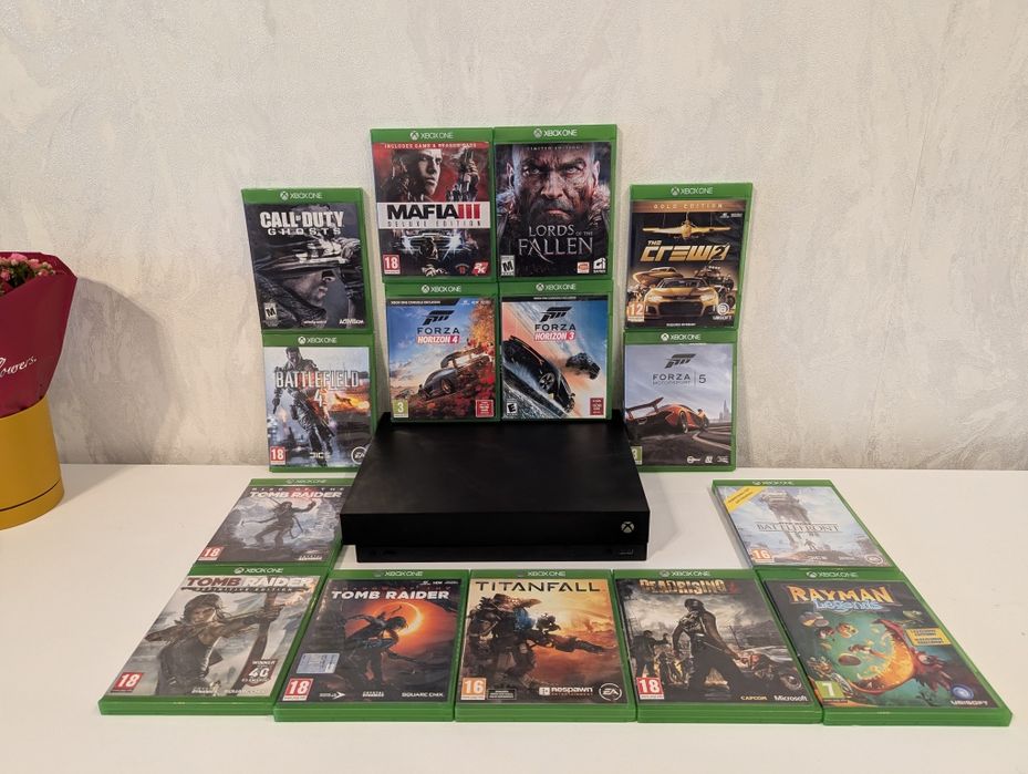 Xbox One X 1TB - (TOP PRODUCT)(15 - игри)(2 - контролера)
