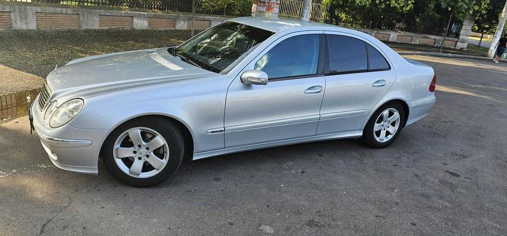 Vand Mercedes E 220